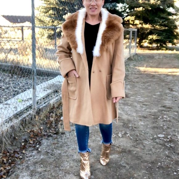 Stunning Vintage Ladies Coat Jackie Kennedy Style Faux Fox Fur Penny Lane - Picture 1 of 15